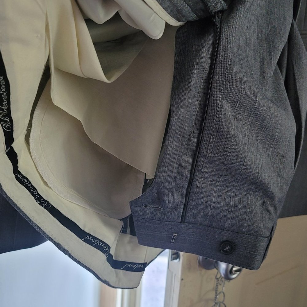 Charcoal Gray Men's tailored suit NWOT - Picture 6 of 12